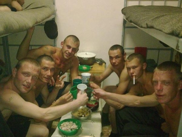 хата тюрьма