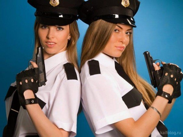 полицейская девушка
