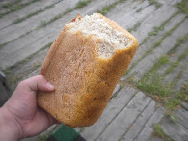 буханка черного хлеба