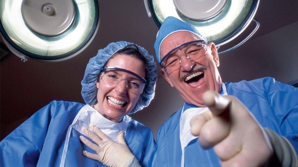 доктор смеется