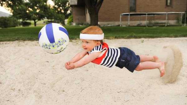 мальчик с мячом