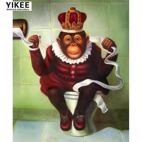 обезьянка с короной