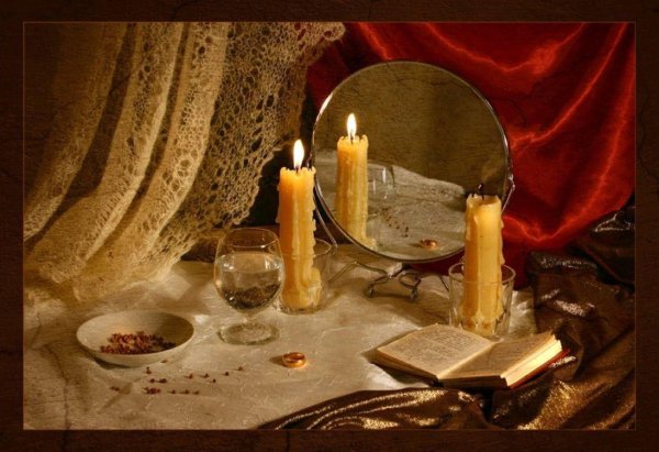 свеча в зеркалах