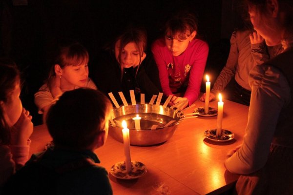 посиделки при свечах праздник