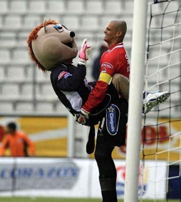 бартез вратарь