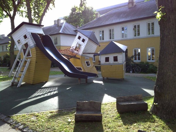 оригинальная детская площадка