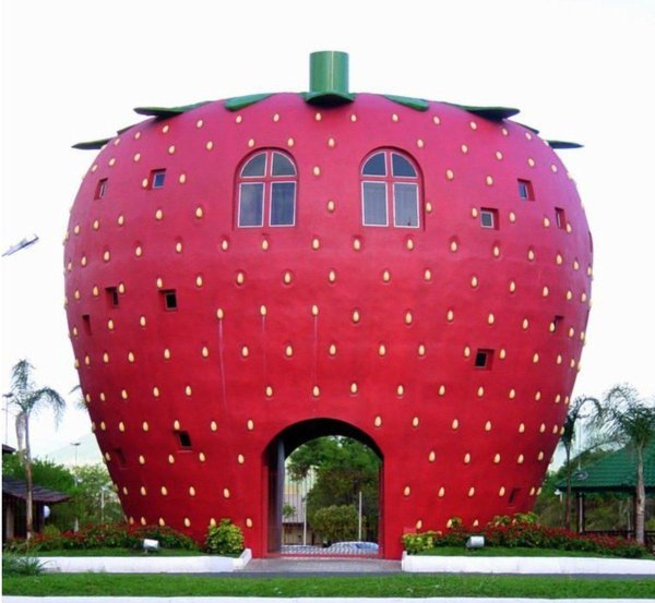 необычное здание