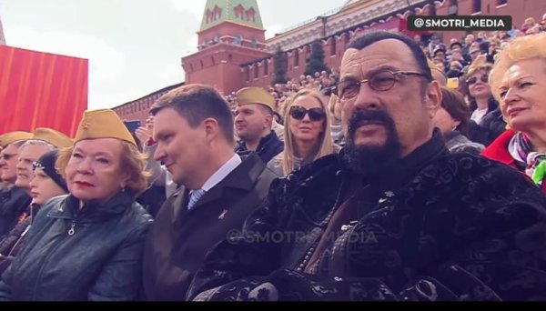 стивен сигал в москве