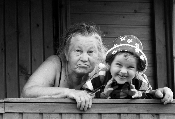 бабушка с внучкой