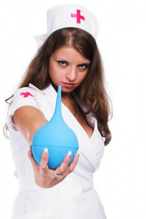 медсестренка с клизмой