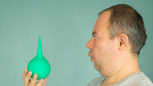 клизма парню