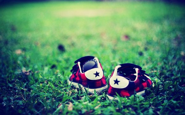 ботинки на траве