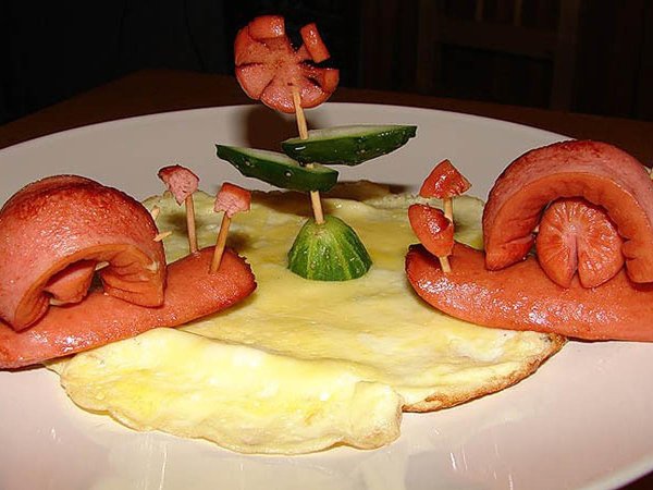 украшение из сосисок