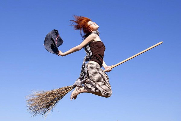 Баба яга на метле