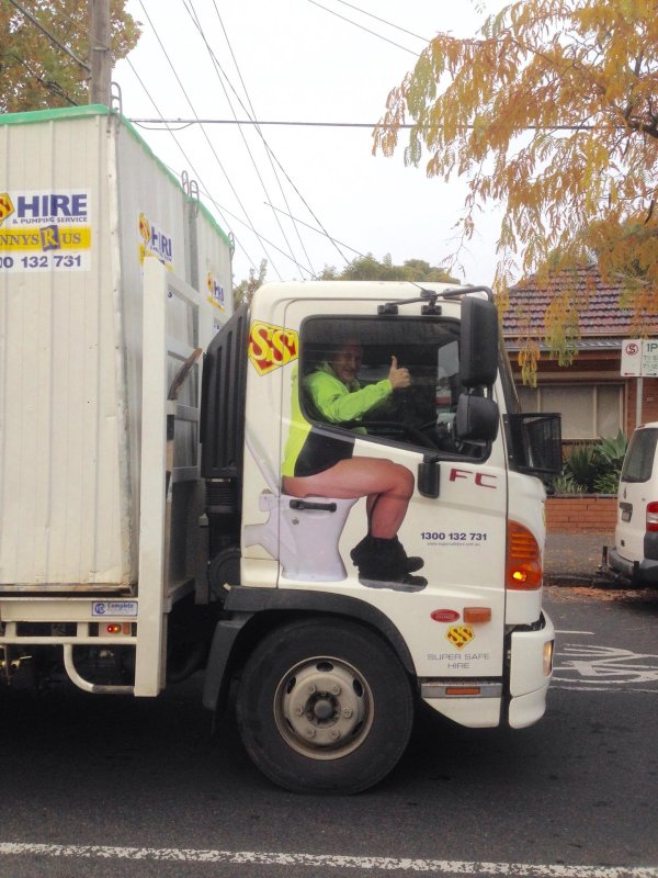 креативная реклама на грузовиках