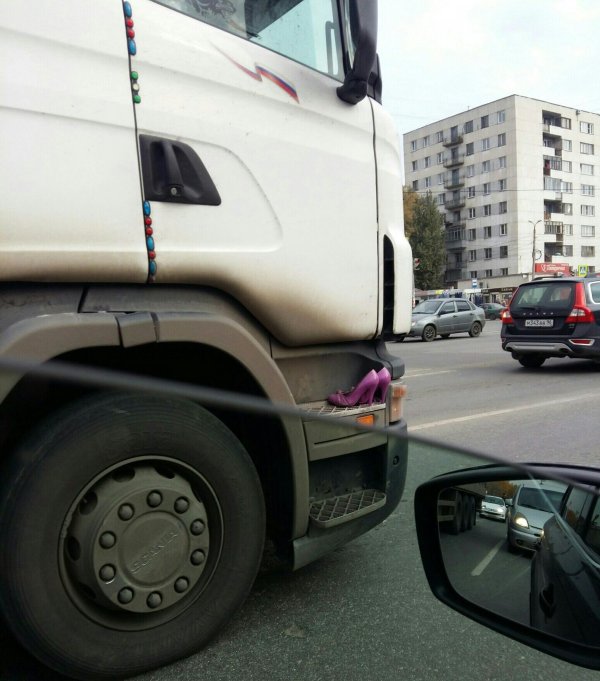 грузовая машина