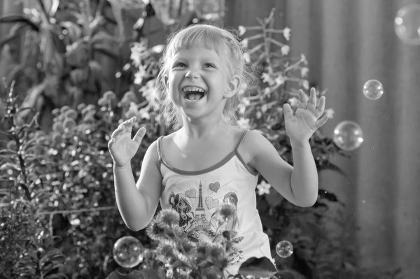 дети радуются