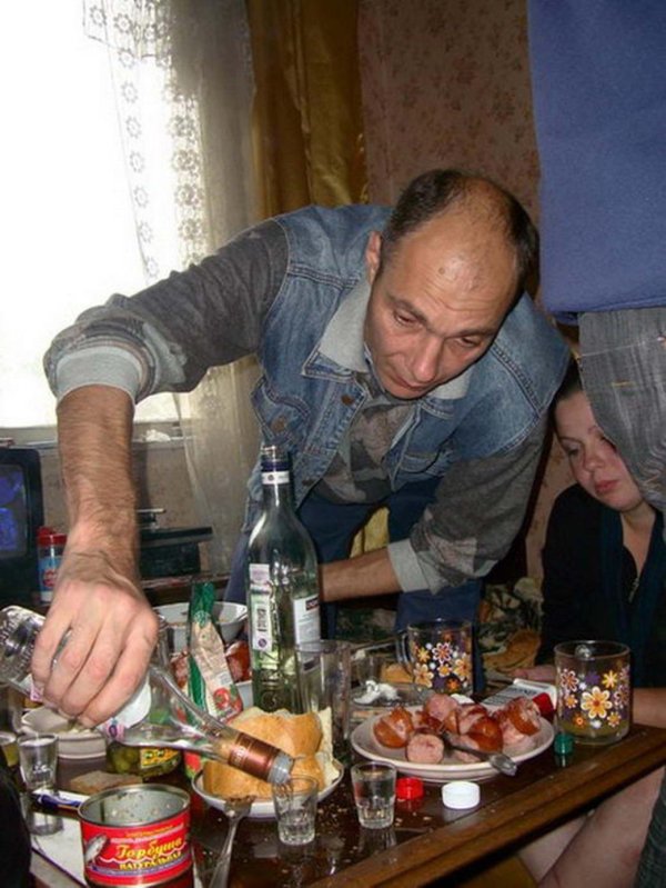 пьяница за столом