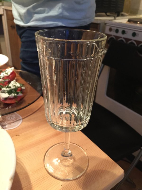 огромный бокал