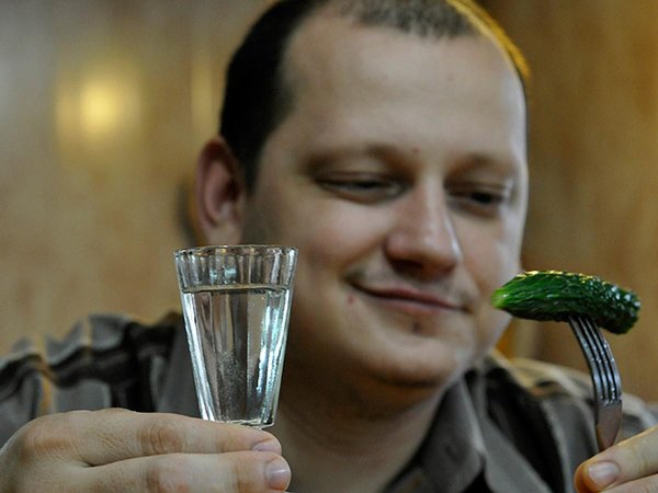 серебряков пьет водку