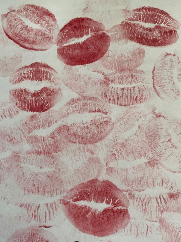 поцелуи губы