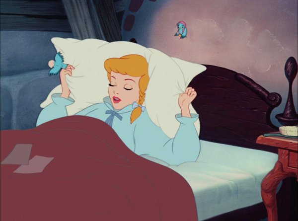 диснеевская принцесса спит