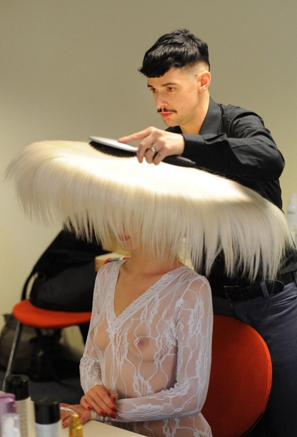 прически странные