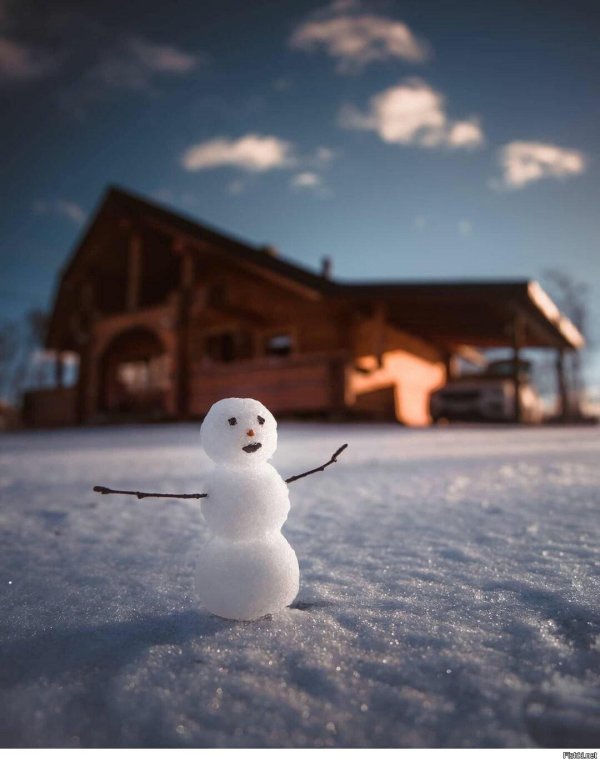 снеговик красивый