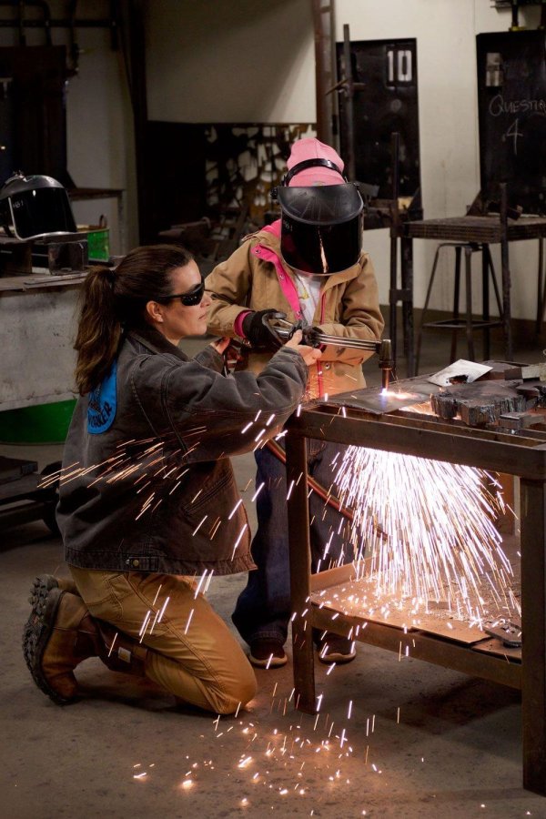 харви шнайдер сварщица