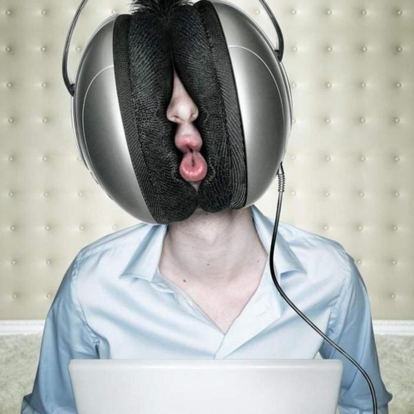 огромные наушники