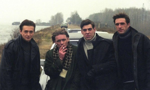 саша белый космос пчела фил