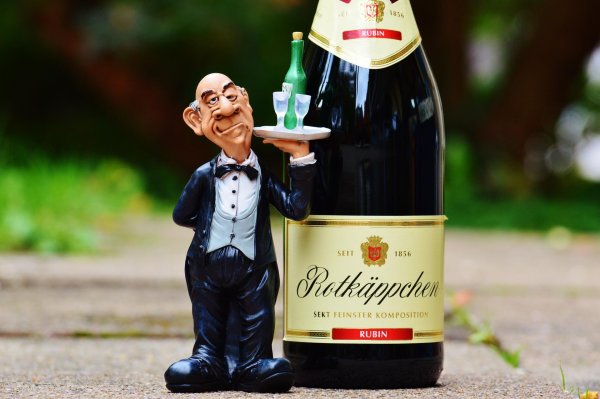 фотография на бутылке шампанского