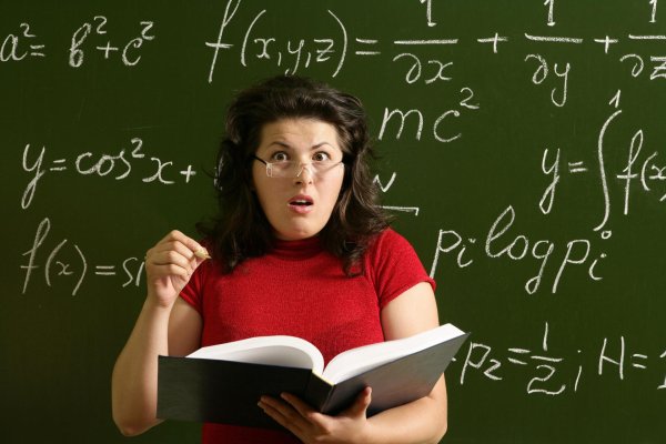 учительница красивая