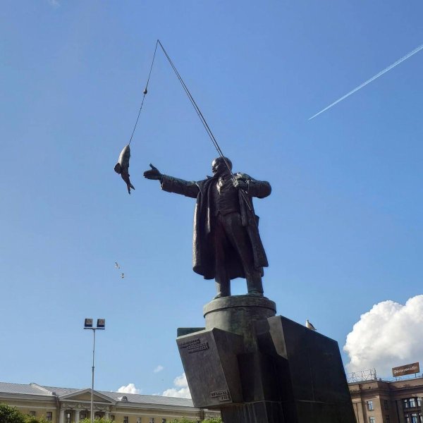 памятник ленину у финляндского вокзала