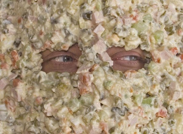 лицо в салате