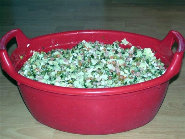 тазик салата