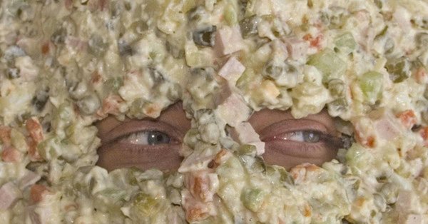 лицо в салате