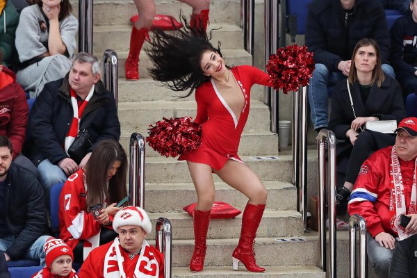 болельщицы цска