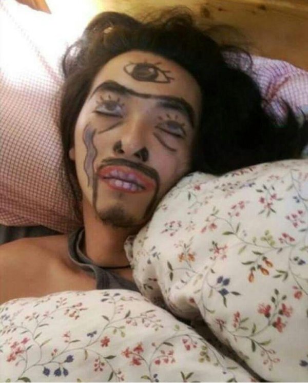 накрашенные парни