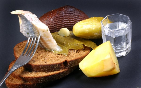 соленые огурцы